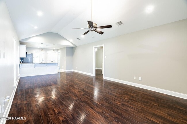 319 Harvest Ln