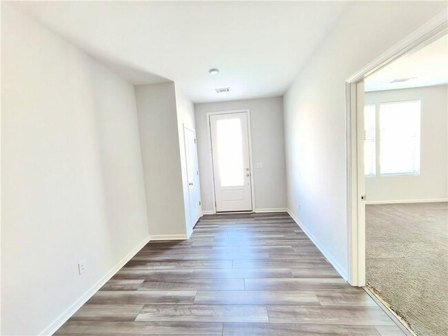 Photo - 2400 Whistler Wy NE