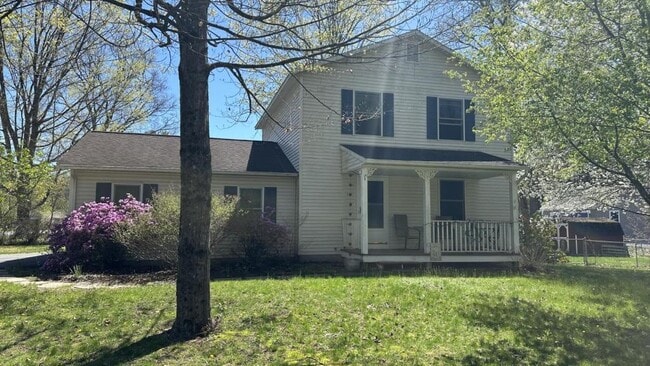 Building Photo - 1 Robin Hood Ct Rental