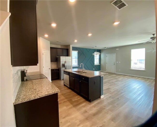 1329 Rosemary Ln