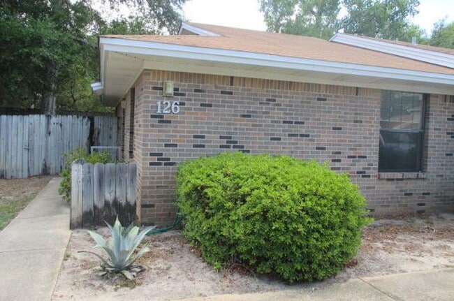 Photo - 126 Classic Ct Casa