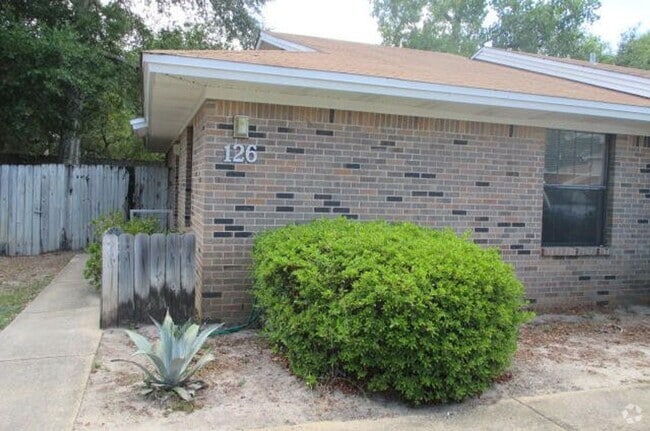 Building Photo - 126 Classic Ct Rental