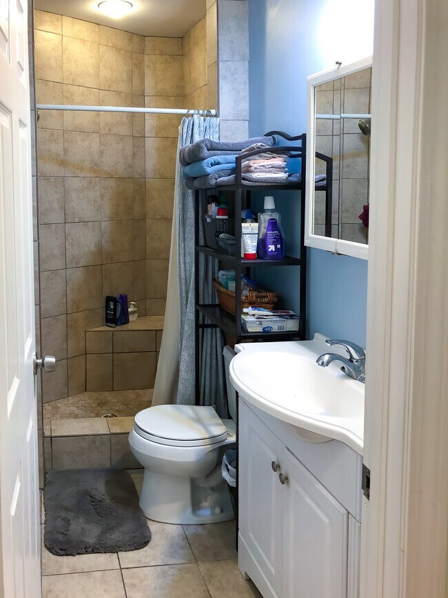 Photo - 12 Montfern Ave Unit 2R