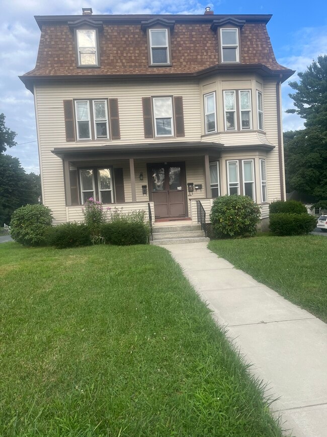 Photo - 37 Oak St Unidad Apt # 2