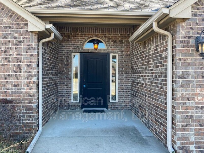 Photo - 15609 S Broadway St