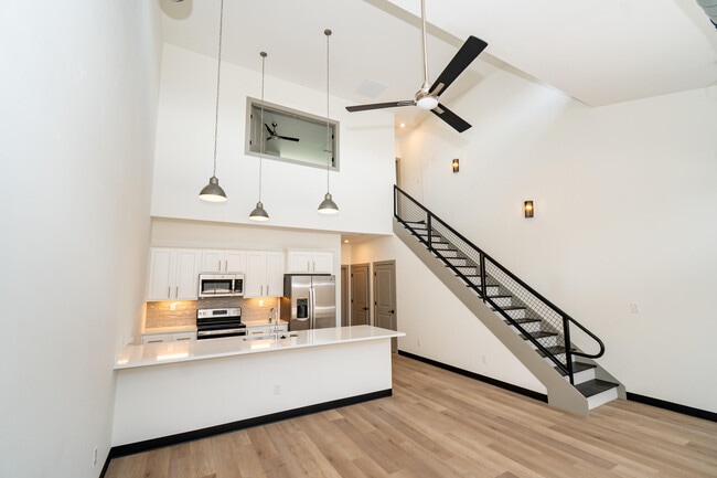 Building Photo - 2617 Bourbon Walk Rental