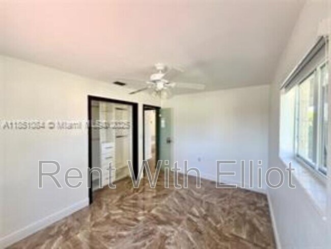 Photo - 7601 Simms St