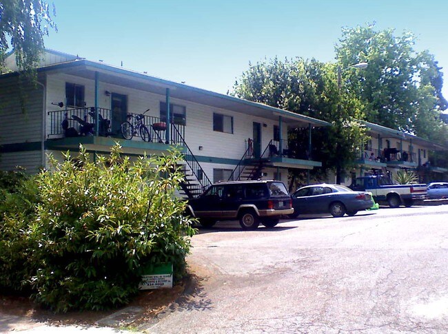 Cedarwood Villa - Cedarwood Villa Apartments