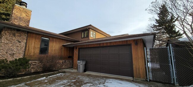 Photo - 9813-9875 75 Ave