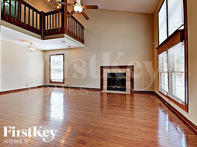 Photo - 2615 Moss Ln