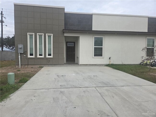 Building Photo - 6 6th St