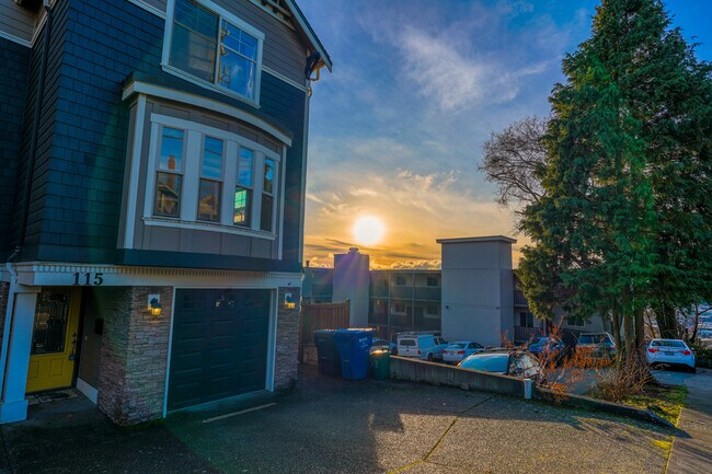 Photo - 115 N 46th St