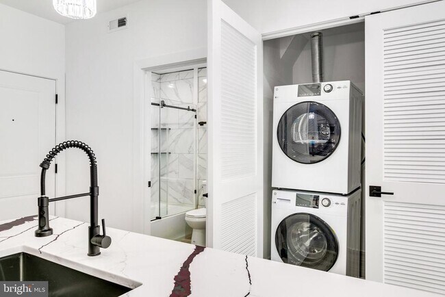 Photo - 2054 N 2nd St