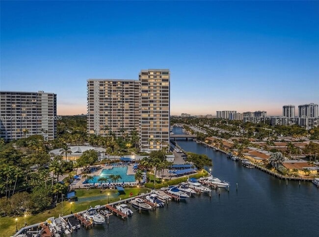 Photo - 2500 Parkview Dr Unit 1418