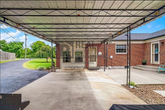 Photo - 550 Scenic Dr