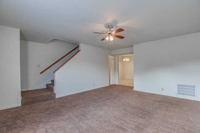 Photo - Lakeside Apartments