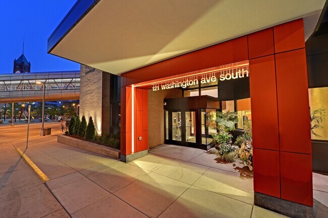 main entry - 121 S Washington Ave Unit 14th floor