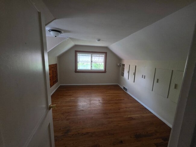Photo - 6910 Buckley Rd