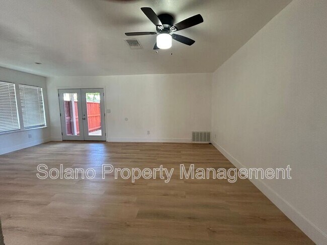 Photo - 1970 Grande Cir Unit #19