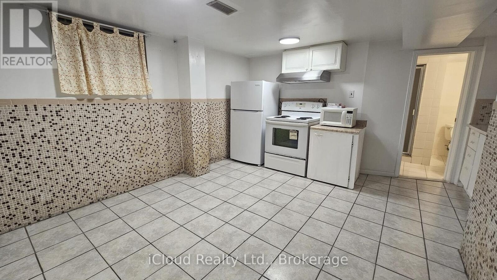 Photo - 1393 Birchmount Rd