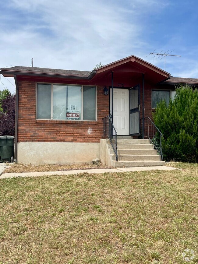 Building Photo - 772/776 Cook St Unit DG 772 Rental