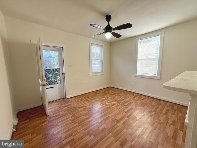 Photo - 3632 Ash St