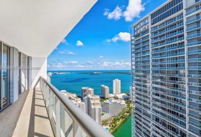 Photo - 475 Brickell Ave Unidad 4909