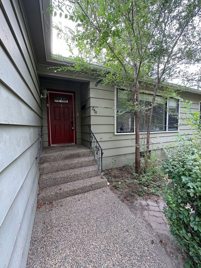 Photo - 2419 Pine St