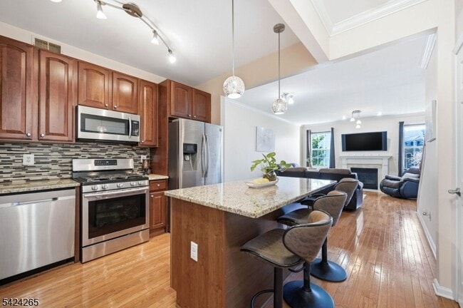 Photo - 424 Hartford Dr