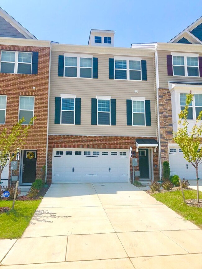 Gorgeous 4 Bedroom Townhouse in Bowie! - Gorgeous 4 Bedroom Townhouse in Bowie!