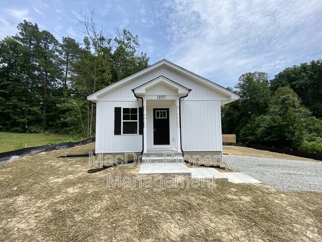 Building Photo - 12171 Tennis Ln Rental
