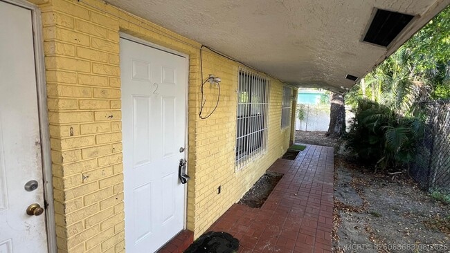2421 NW 8th Pl Unit 2