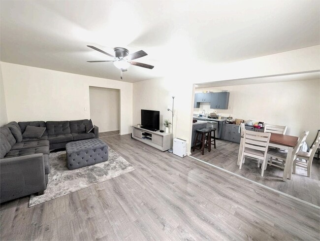 Photo - 125 Riverview Ct Unit 125