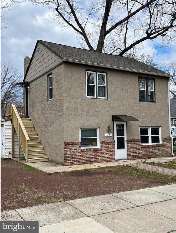 Photo - 17 W 7th Ave