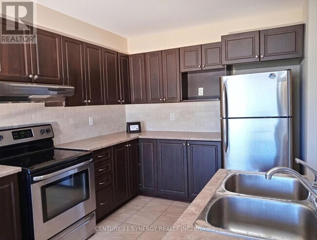 Photo - 136 Piazza Cir