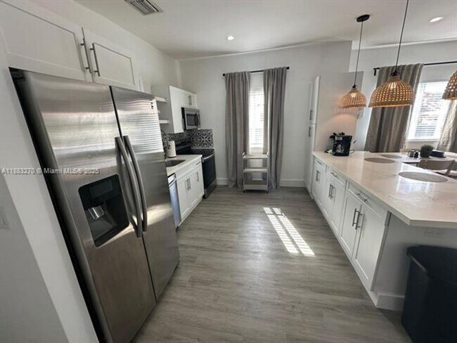 Photo - 1822 NW 4th St Unidad 1822 NW 4th St  B