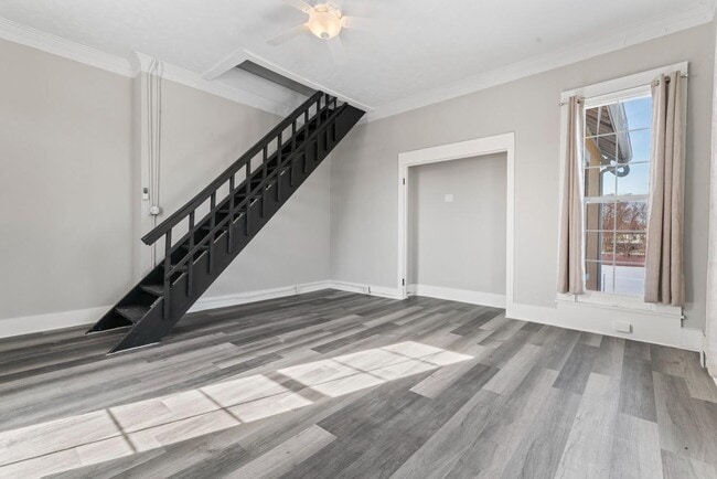 Photo - 621 E Main St