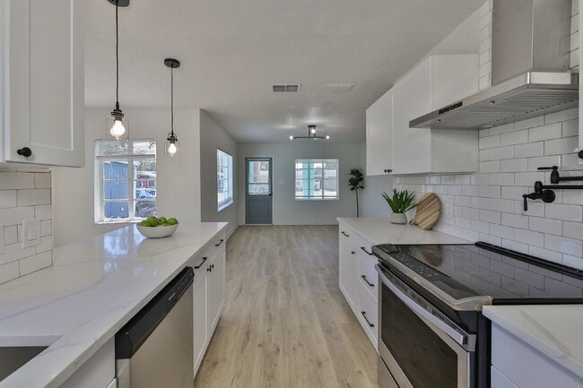 Photo - 867 53rd Terrace N