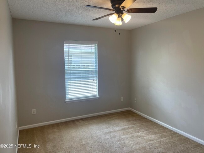 Photo - 1751 Hawkins Cove Dr E