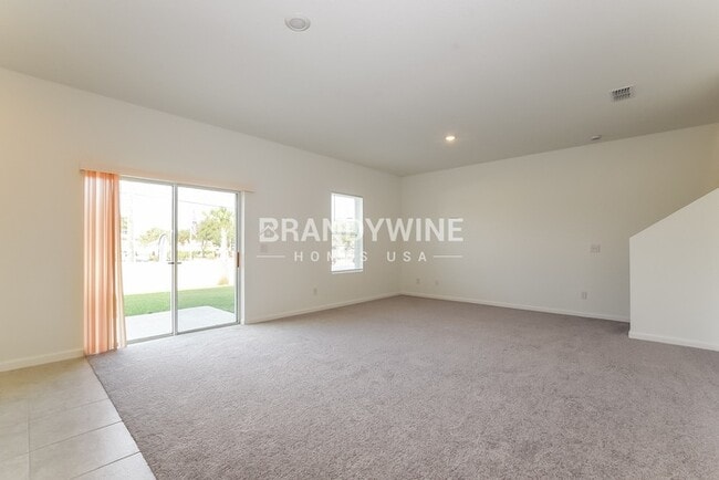 Photo - 1650 Effra Wy