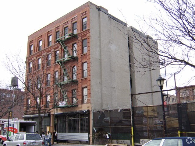 Photo - 129 Alexander Ave