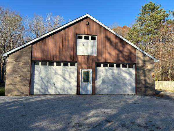 Building Photo - Beach Unit 17