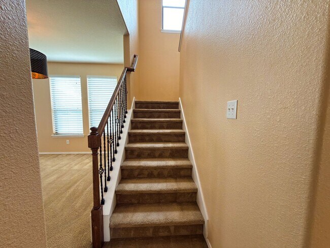 Photo - University Park - 5 bedrooms, 3-1/2 Baths