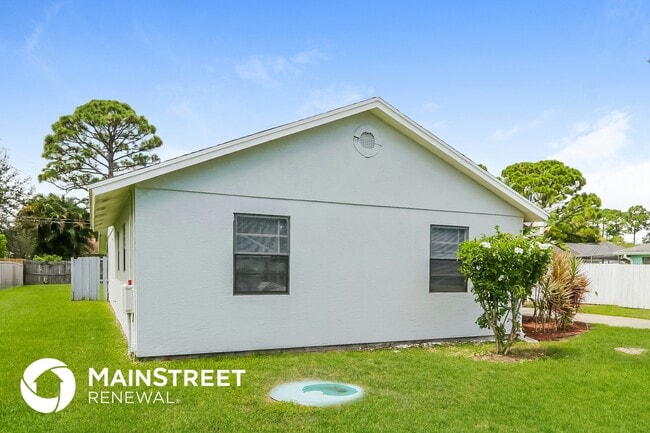 Photo - 646 SW Byron St