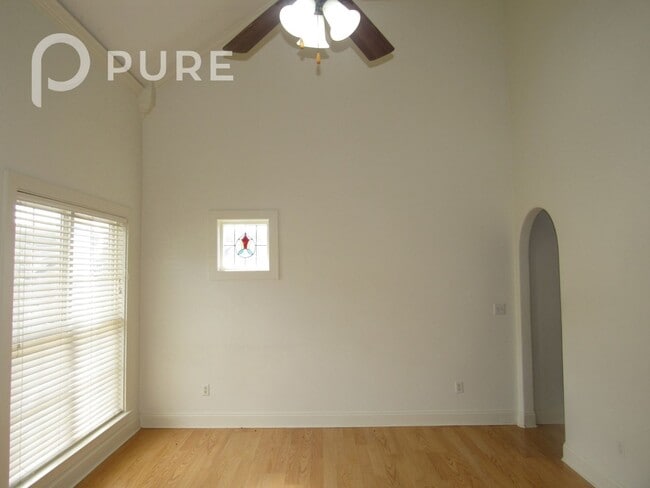 Photo - 182 Little John Cir