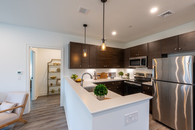 1BR, 1 BA - 794 SF - Kitchen