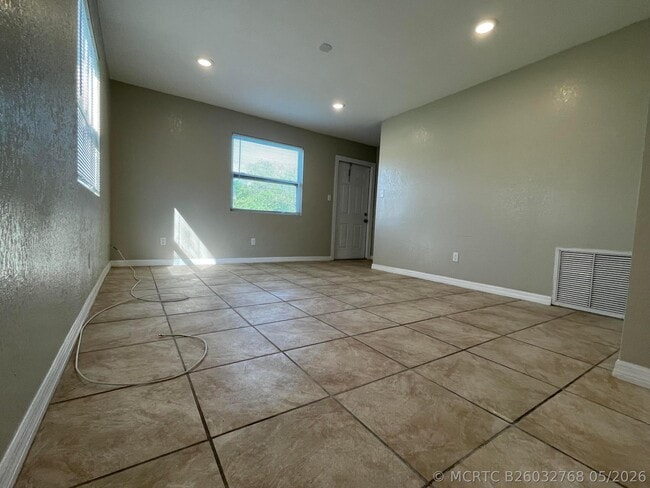 Photo - 2880 Harson Way