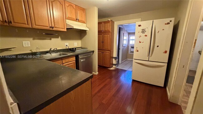 Photo - 329 NE 58th St Unit 0