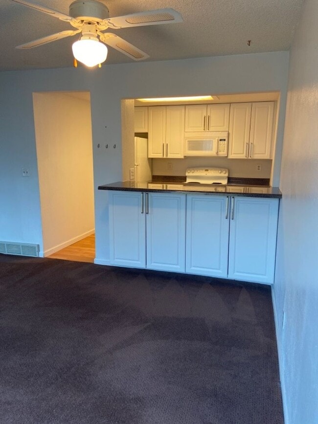 Photo - 2930 Rams Ln Unidad Apt B