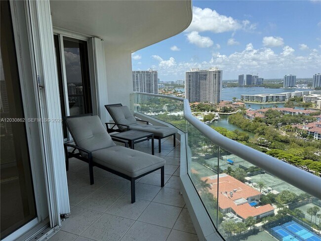 Photo - 7000 Island Blvd Unidad 2403